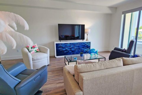 Condo in Sarasota, Florida, 2 bedrooms  № 571516 - photo 12
