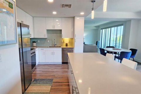 Condo in Sarasota, Florida, 2 bedrooms  № 571516 - photo 13
