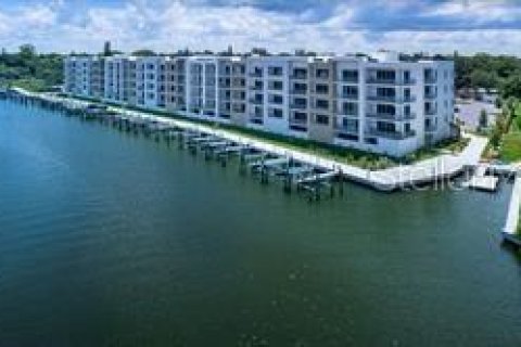 Condo in Sarasota, Florida, 2 bedrooms  № 571516 - photo 3