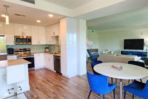 Condo in Sarasota, Florida, 2 bedrooms  № 571516 - photo 6
