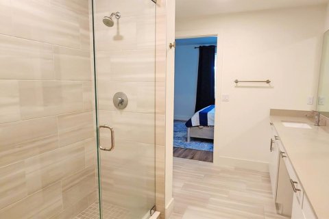 Condo in Sarasota, Florida, 2 bedrooms  № 571516 - photo 24