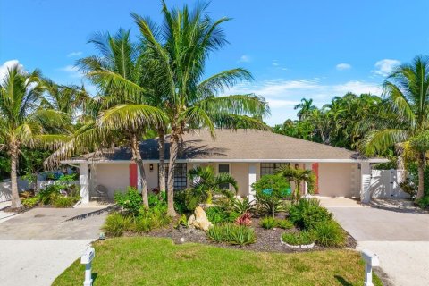 Villa ou maison à Holmes Beach, Floride 4 chambres, 182.09 m2 № 2409000
