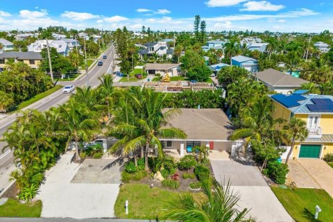 Villa ou maison à vendre à Holmes Beach, Floride: 4 chambres, 182.09 m2 № 2409000 - photo 2