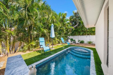 Villa ou maison à vendre à Holmes Beach, Floride: 4 chambres, 182.09 m2 № 2409000 - photo 15