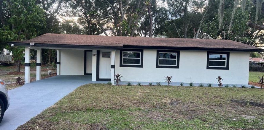 House in Winter Haven, Florida 4 bedrooms, 164.62 sq.m. № 1917584
