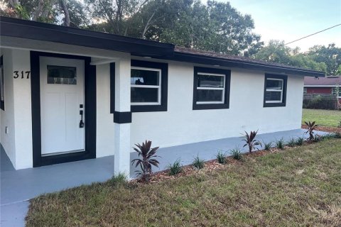 House in Winter Haven, Florida 4 bedrooms, 164.62 sq.m. № 1917584 - photo 3