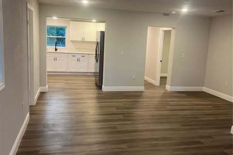 House in Winter Haven, Florida 4 bedrooms, 164.62 sq.m. № 1917584 - photo 6