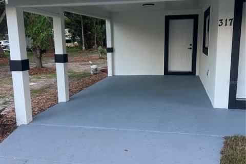 House in Winter Haven, Florida 4 bedrooms, 164.62 sq.m. № 1917584 - photo 4