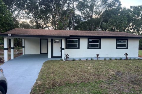 House in Winter Haven, Florida 4 bedrooms, 164.62 sq.m. № 1917584 - photo 5