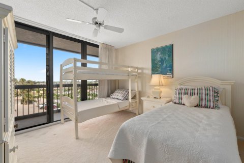 Copropriété à vendre à Hutchinson Island South, Floride: 2 chambres, 150.78 m2 № 2242885 - photo 27
