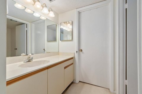 Copropriété à vendre à Hutchinson Island South, Floride: 2 chambres, 150.78 m2 № 2242885 - photo 25