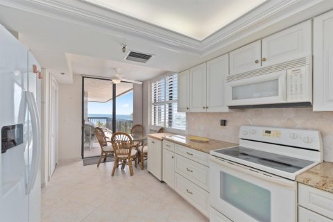 Copropriété à vendre à Hutchinson Island South, Floride: 2 chambres, 150.78 m2 № 2242885 - photo 19