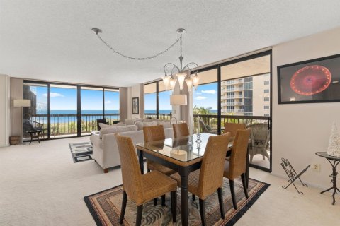 Copropriété à vendre à Hutchinson Island South, Floride: 2 chambres, 150.78 m2 № 2242885 - photo 12