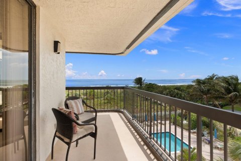Copropriété à vendre à Hutchinson Island South, Floride: 2 chambres, 150.78 m2 № 2242885 - photo 11