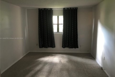 Condominio en alquiler en Plantation, Florida, 1 dormitorio, 69.68 m2 № 1878451 - foto 10