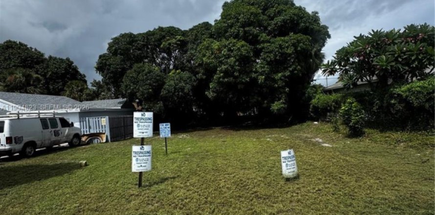 Terreno en West Palm Beach, Florida № 2062624