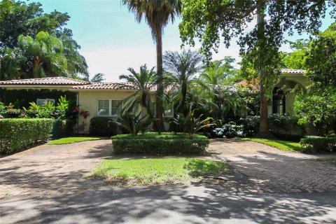 Villa ou maison à louer à Coral Gables, Floride: 4 chambres, 324.41 m2 № 1976710 - photo 5