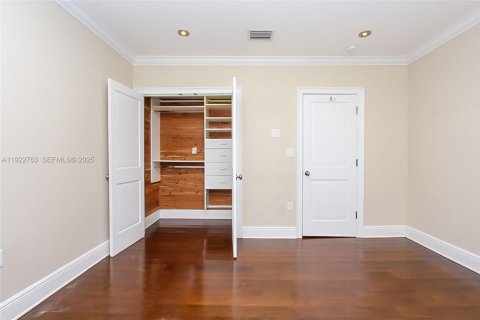 Villa ou maison à louer à Coral Gables, Floride: 4 chambres, 324.41 m2 № 1976710 - photo 29