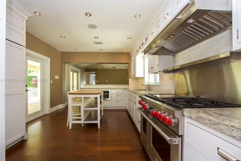 Villa ou maison à louer à Coral Gables, Floride: 4 chambres, 324.41 m2 № 1976710 - photo 13