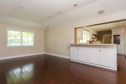 Villa ou maison à louer à Coral Gables, Floride: 4 chambres, 324.41 m2 № 1976710 - photo 17