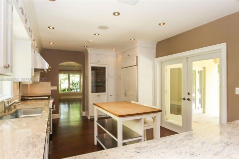 Villa ou maison à louer à Coral Gables, Floride: 4 chambres, 324.41 m2 № 1976710 - photo 16