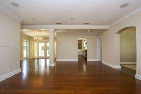 Villa ou maison à louer à Coral Gables, Floride: 4 chambres, 324.41 m2 № 1976710 - photo 8