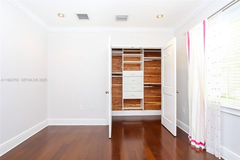 Villa ou maison à louer à Coral Gables, Floride: 4 chambres, 324.41 m2 № 1976710 - photo 25