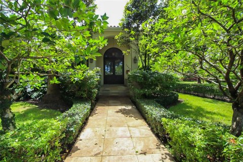 Villa ou maison à louer à Coral Gables, Floride: 4 chambres, 324.41 m2 № 1976710 - photo 3