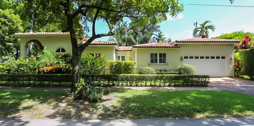 Villa ou maison à Coral Gables, Floride 4 chambres, 324.41 m2 № 1976710