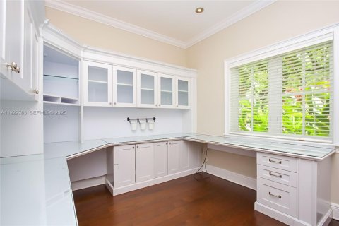Villa ou maison à louer à Coral Gables, Floride: 4 chambres, 324.41 m2 № 1976710 - photo 12