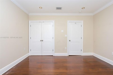 Villa ou maison à louer à Coral Gables, Floride: 4 chambres, 324.41 m2 № 1976710 - photo 30