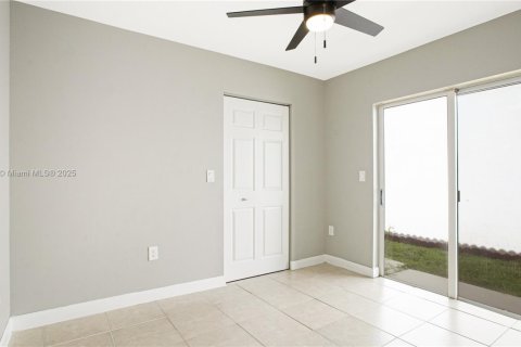 Villa ou maison à louer à Cutler Bay, Floride: 3 chambres, 128.95 m2 № 1882058 - photo 15