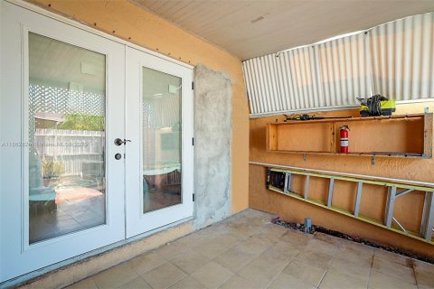 Townhouse in Hialeah, Florida 2 bedrooms, 92.9 sq.m. № 1890296 - photo 23