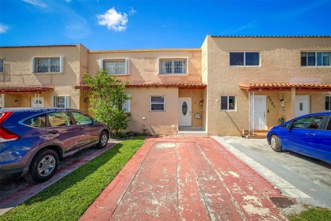 Townhouse in Hialeah, Florida 2 bedrooms, 92.9 sq.m. № 1890296 - photo 27