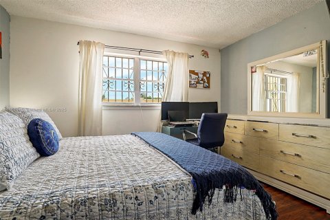 Townhouse in Hialeah, Florida 2 bedrooms, 92.9 sq.m. № 1890296 - photo 18