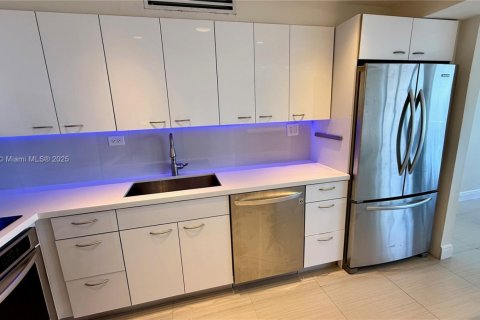 Condo in Miami Beach, Florida, 1 bedroom  № 1790956 - photo 7