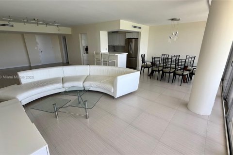 Condo in Miami Beach, Florida, 1 bedroom  № 1790956 - photo 16