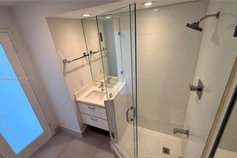 Condo in Miami Beach, Florida, 1 bedroom  № 1790956 - photo 9