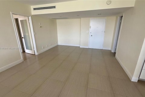 Condo in Miami Beach, Florida, 1 bedroom  № 1790956 - photo 19