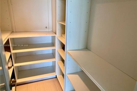 Condo in Miami Beach, Florida, 1 bedroom  № 1790956 - photo 27