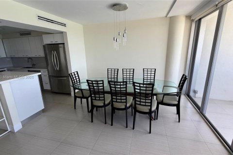 Condo in Miami Beach, Florida, 1 bedroom  № 1790956 - photo 15
