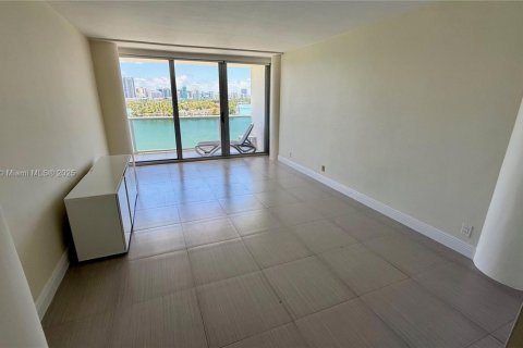 Condo in Miami Beach, Florida, 1 bedroom  № 1790956 - photo 21