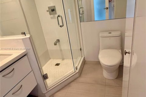 Condo in Miami Beach, Florida, 1 bedroom  № 1790956 - photo 11