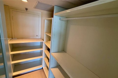 Condo in Miami Beach, Florida, 1 bedroom  № 1790956 - photo 26