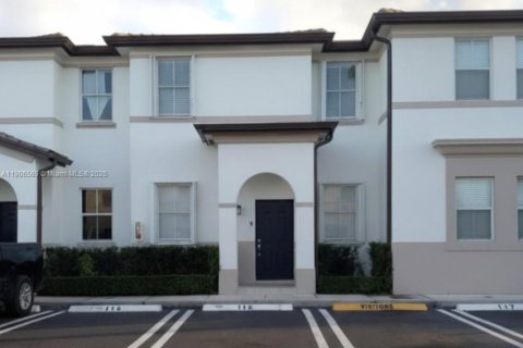 Adosado en alquiler en Hialeah, Florida, 3 dormitorios, 126.35 m2 № 1965793 - foto 1