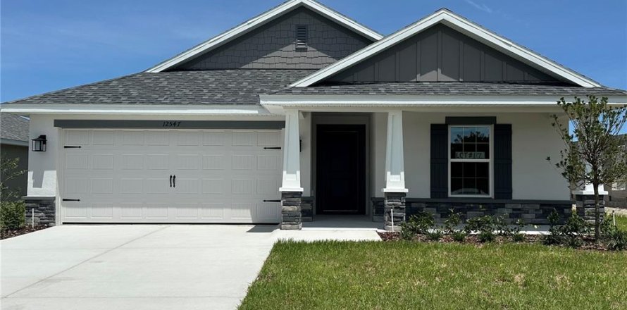 House in Oxford, Florida 3 bedrooms, 140.47 sq.m. № 2094607