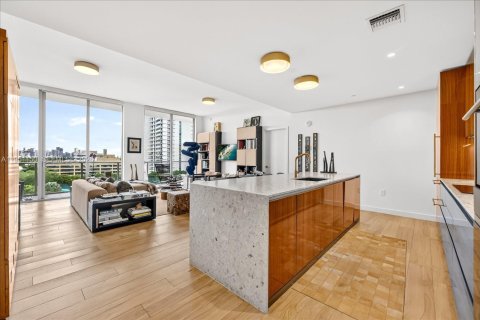 Condo in Miami, Florida, 2 bedrooms  № 2153128 - photo 3