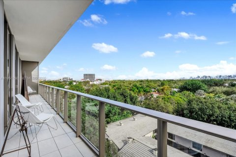 Condo in Miami, Florida, 2 bedrooms  № 2153128 - photo 14
