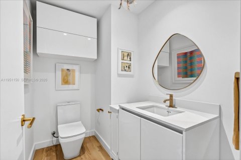 Condo in Miami, Florida, 2 bedrooms  № 2153128 - photo 6