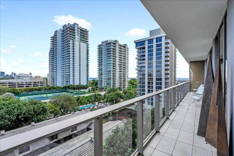 Condo in Miami, Florida, 2 bedrooms  № 2153128 - photo 12